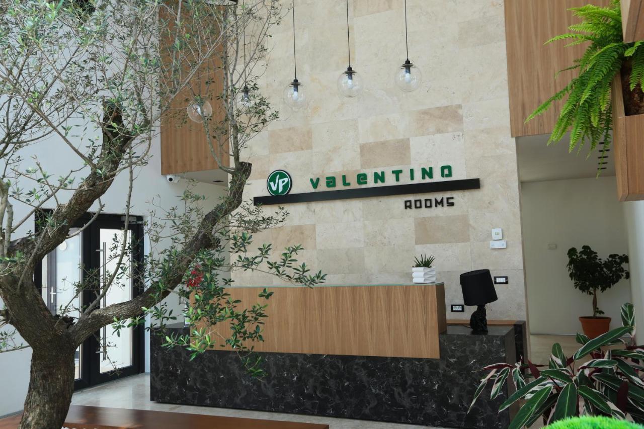 Valentino Rooms Focşani Buitenkant foto
