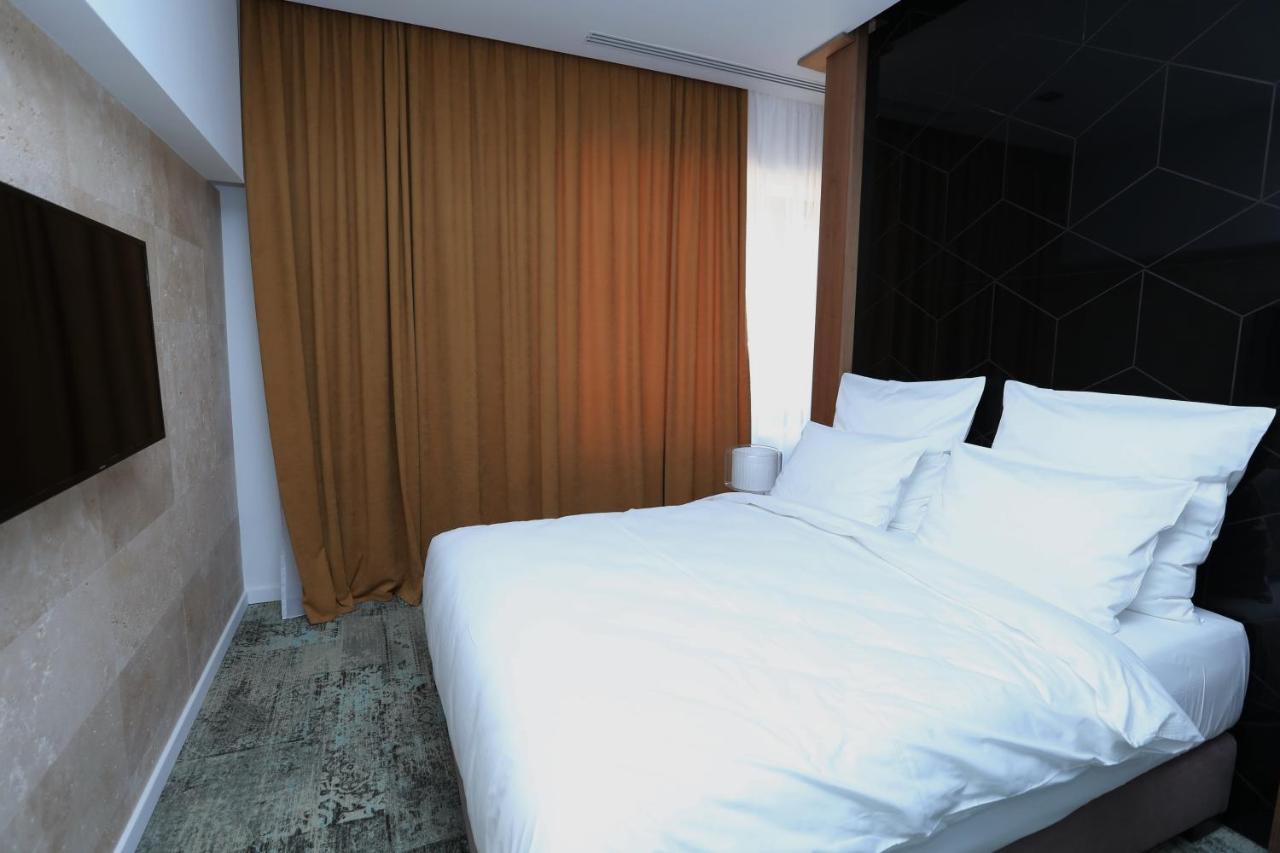 Valentino Rooms Focşani Buitenkant foto