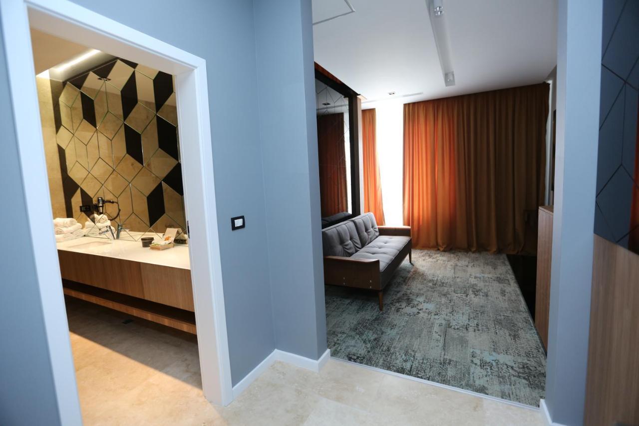 Valentino Rooms Focşani Buitenkant foto