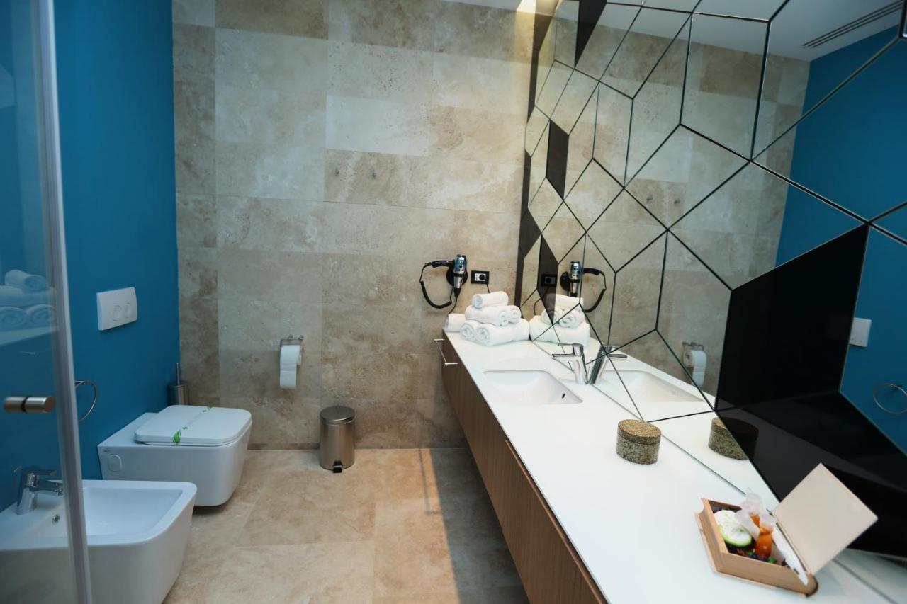 Valentino Rooms Focşani Buitenkant foto