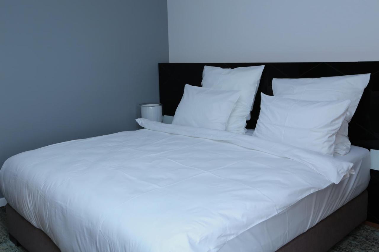 Valentino Rooms Focşani Buitenkant foto